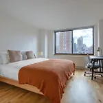 Ues 2Br W Elevator Doorman Nr Transportation Nyc-1297