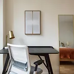 Ues 2Br W Elevator Doorman Nr Transportation Nyc-1297