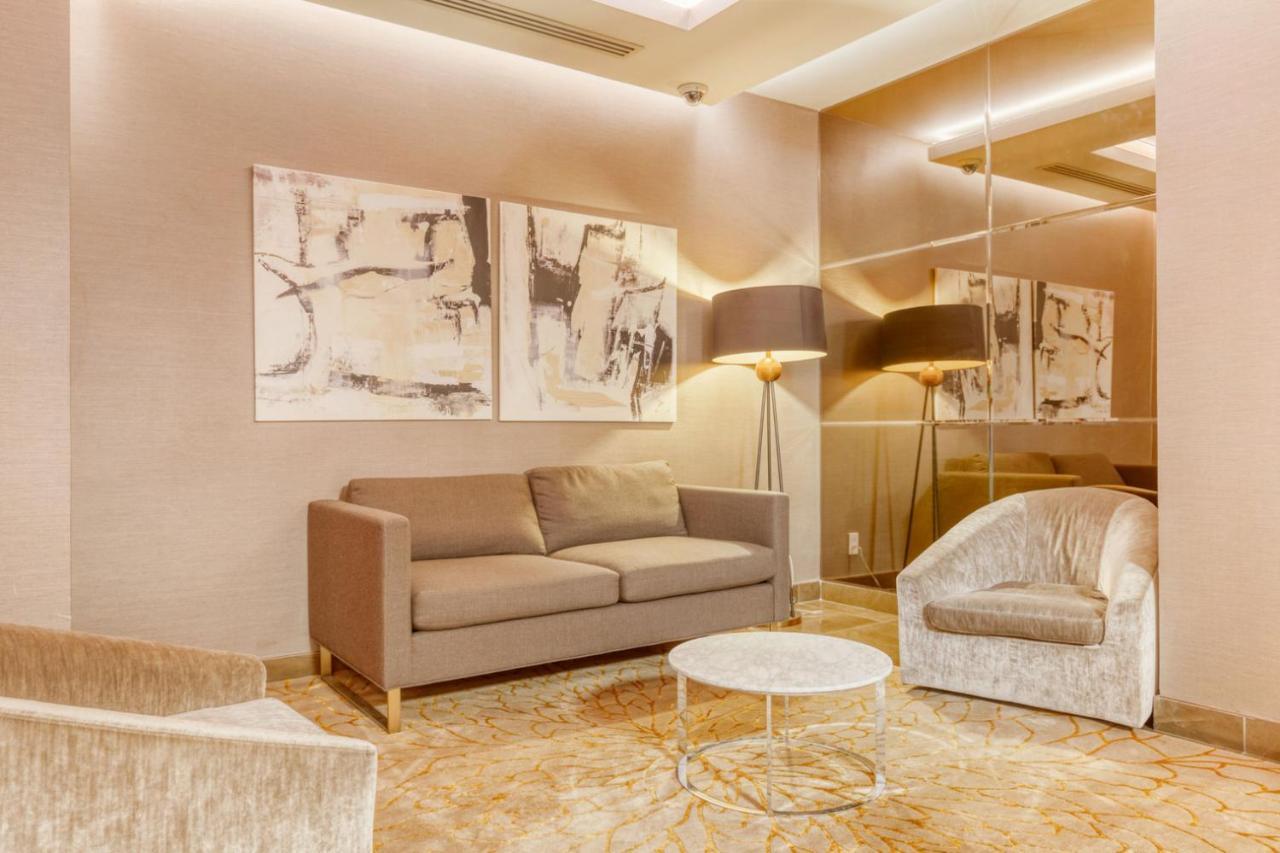 Apartment Ues 2br W Elevator Doorman Nr Transportation Nyc-1297